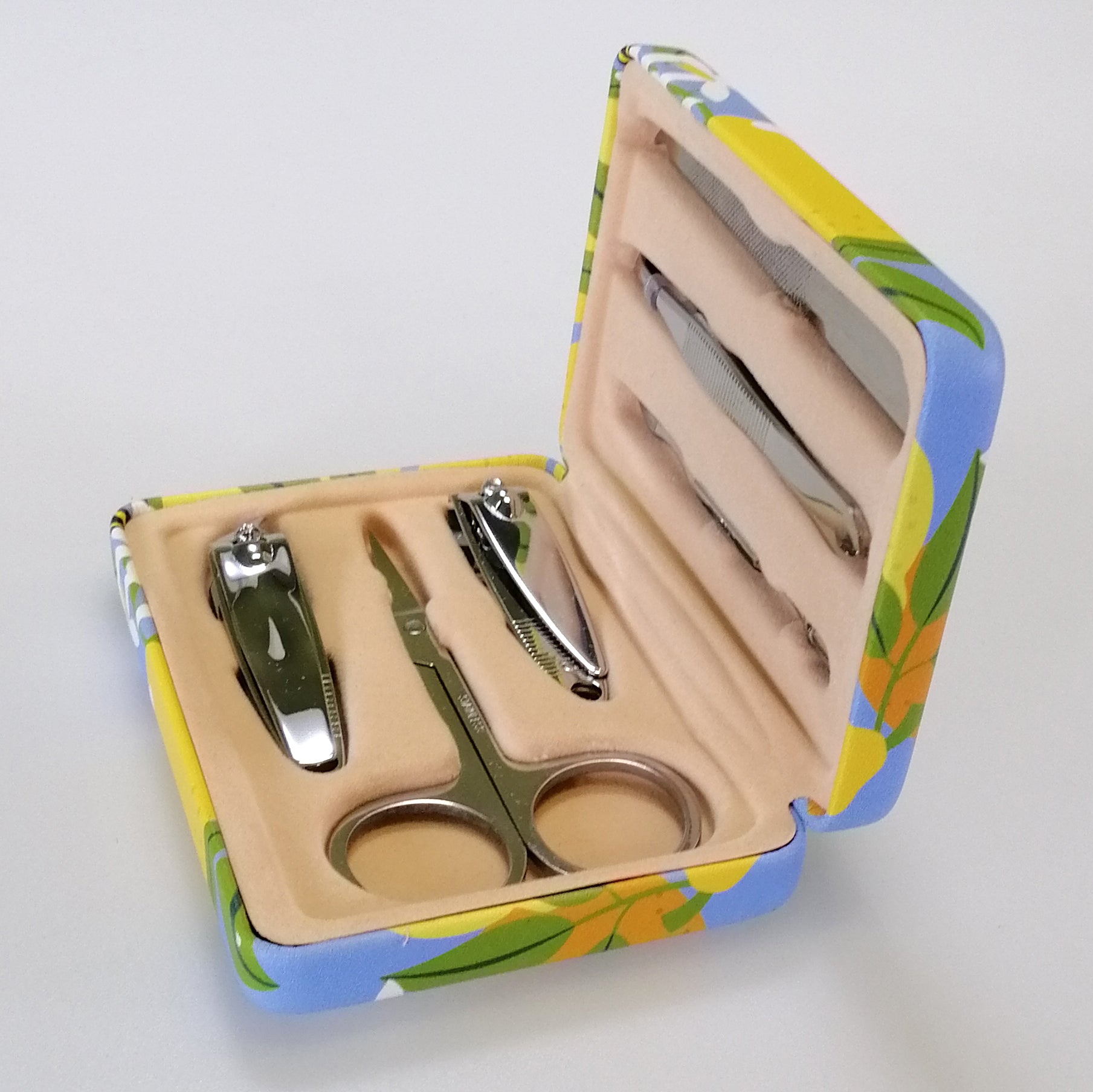 Assorted Bees Manicure Kit