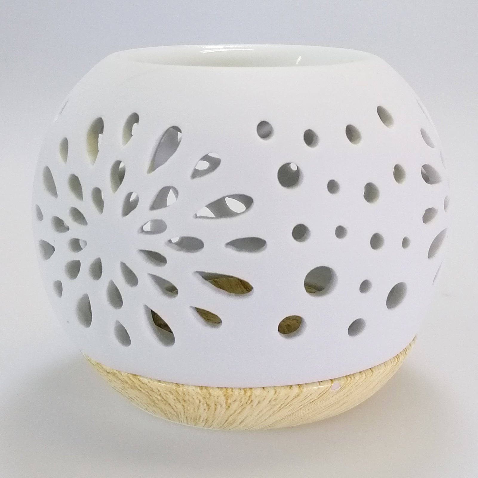 Lattice Style Oil Burner With Wood-look Base - Flower