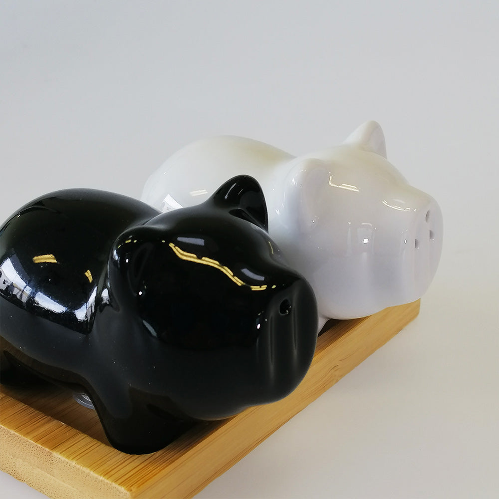 B&W Pigs - Salt & Pepper Set