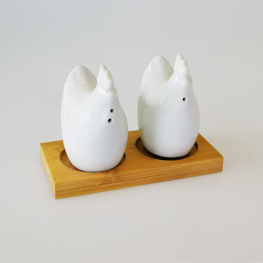 White Hens - Salt & Pepper Set