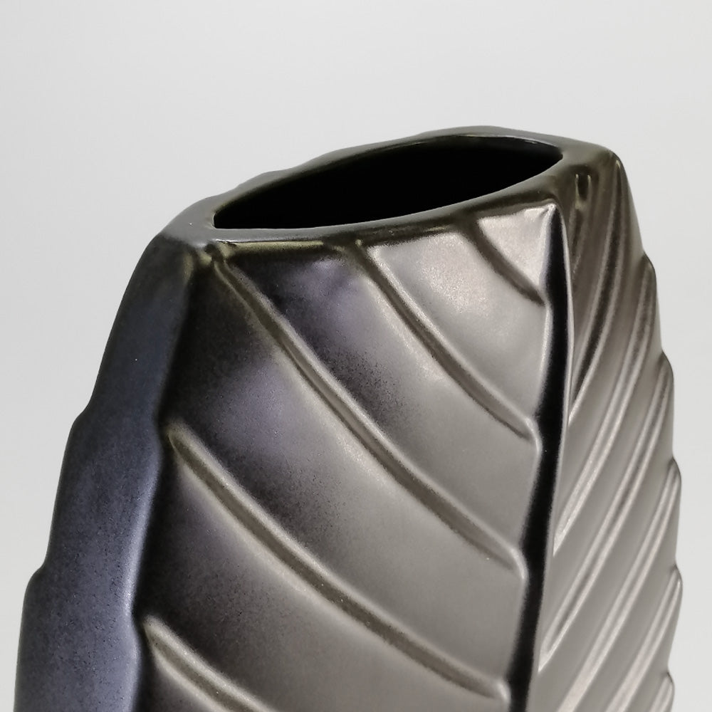 Leaf Vase - Black