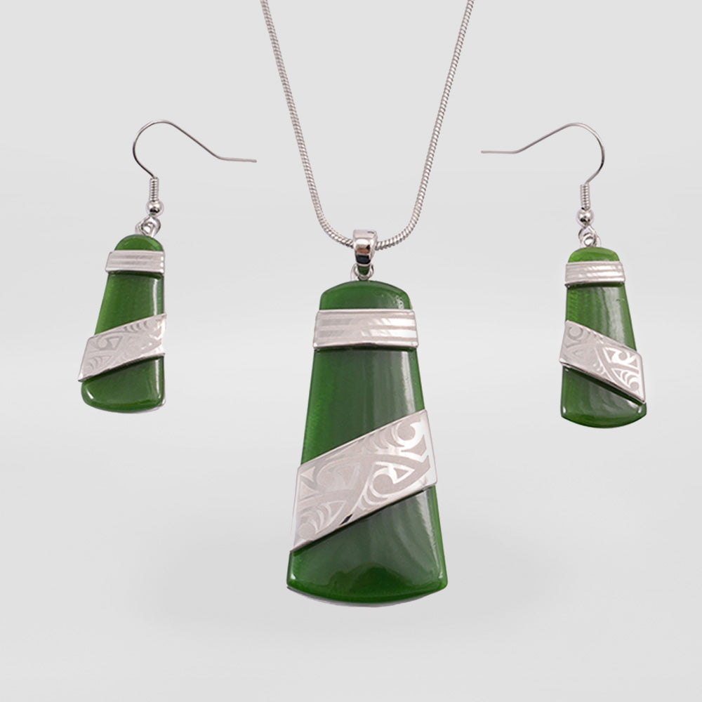 Green Resin Toki Engraved Pendant Set
