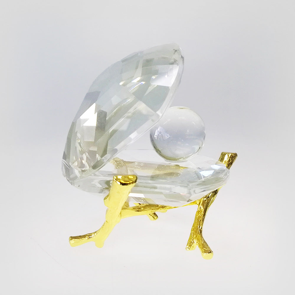 Glass Oyster W/ Pearl & Gold Stand