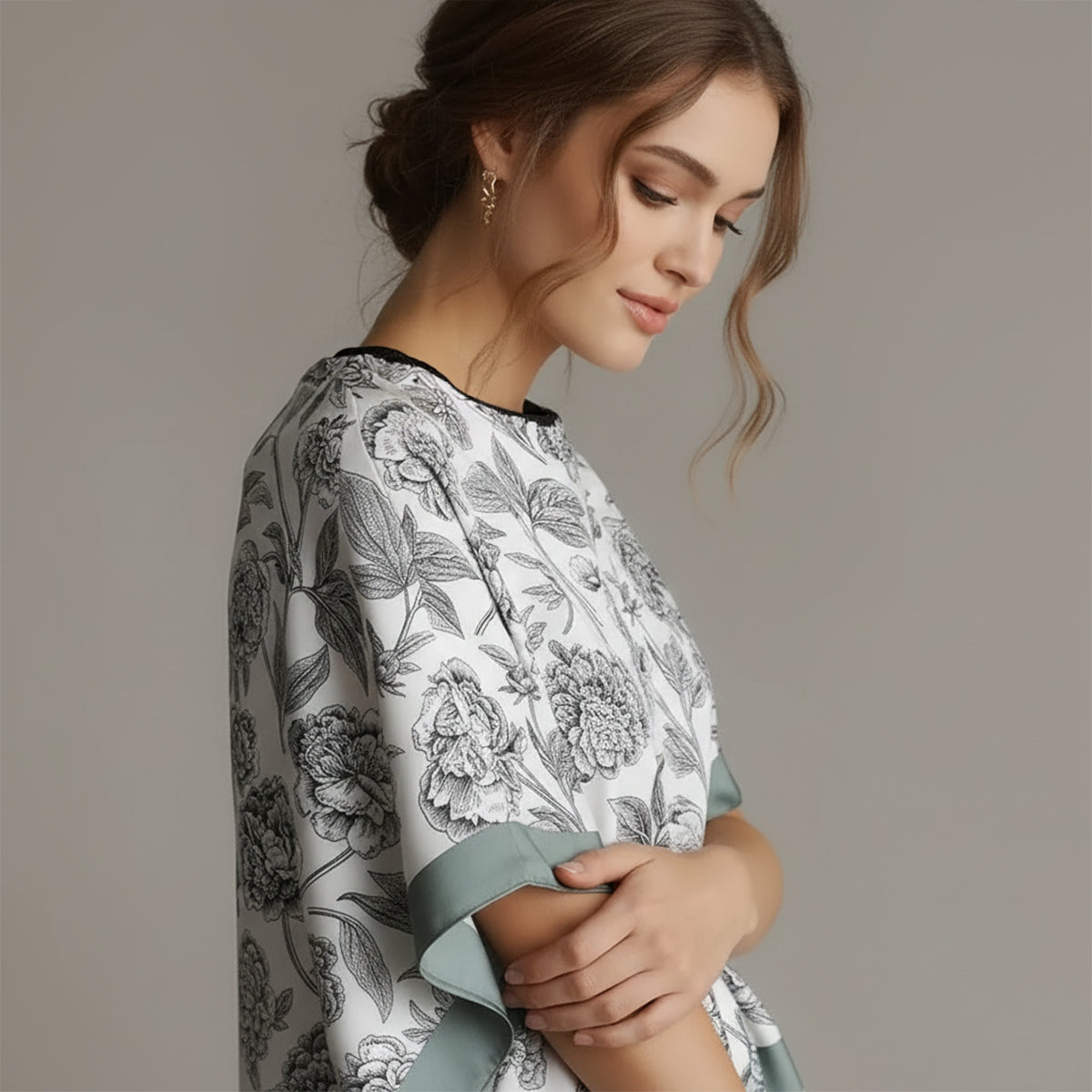 Green Trim Peone Poncho