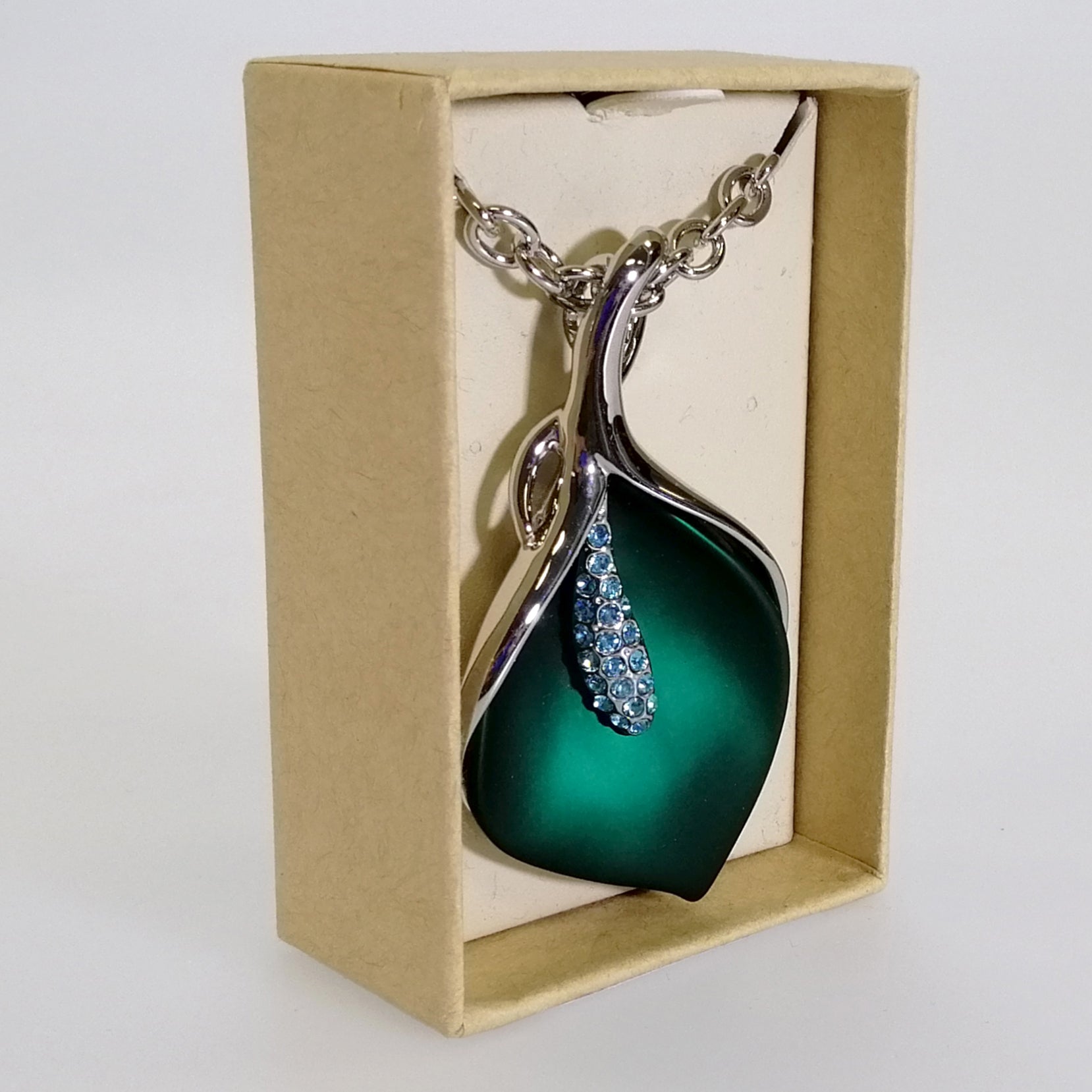 Kiwicraft - Blue-Green Lily Rhodium Necklace