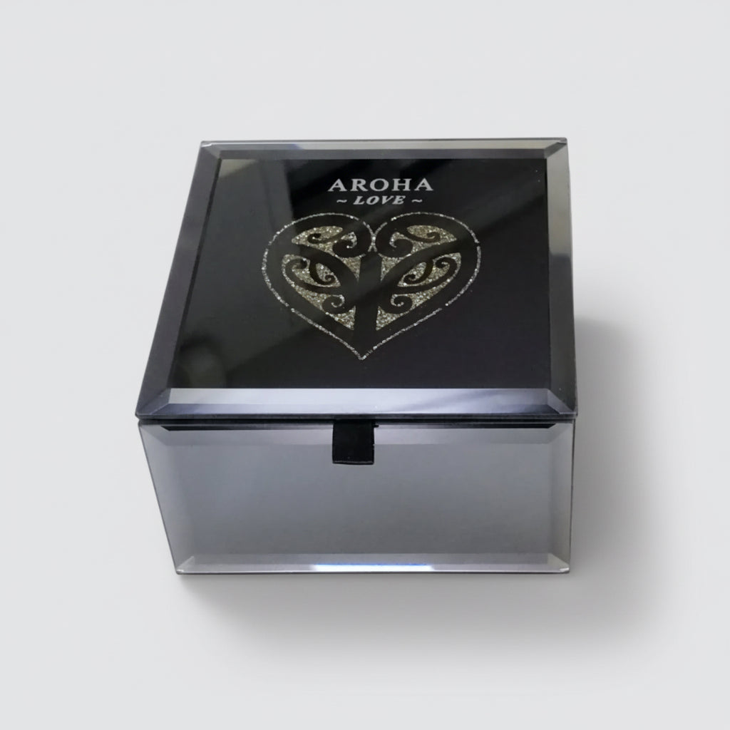 Mirror Multi-Crystal Aroha Medium Trinket Box – Acquisitions New