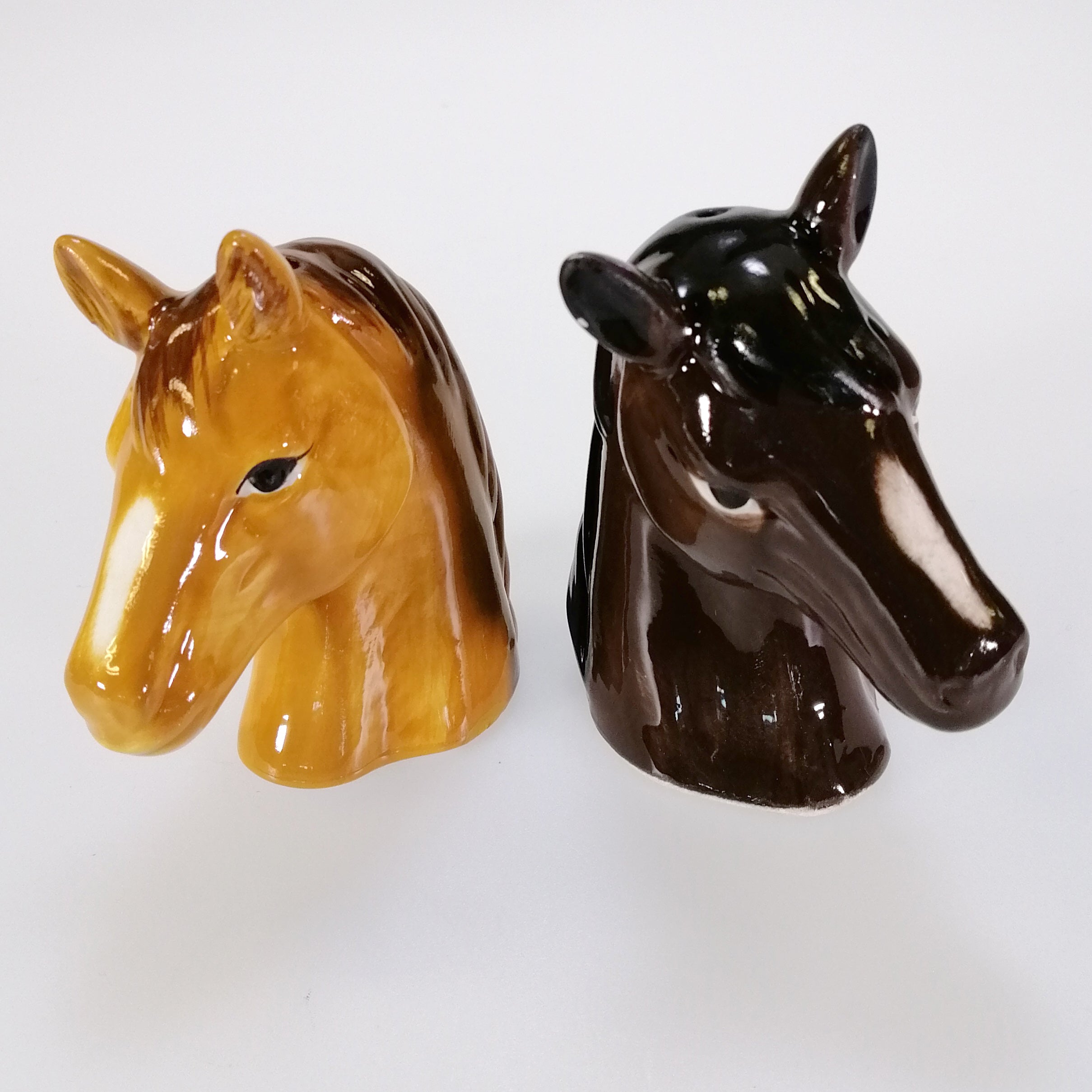Horse' Collectible Ceramic Salt & Pepper Set