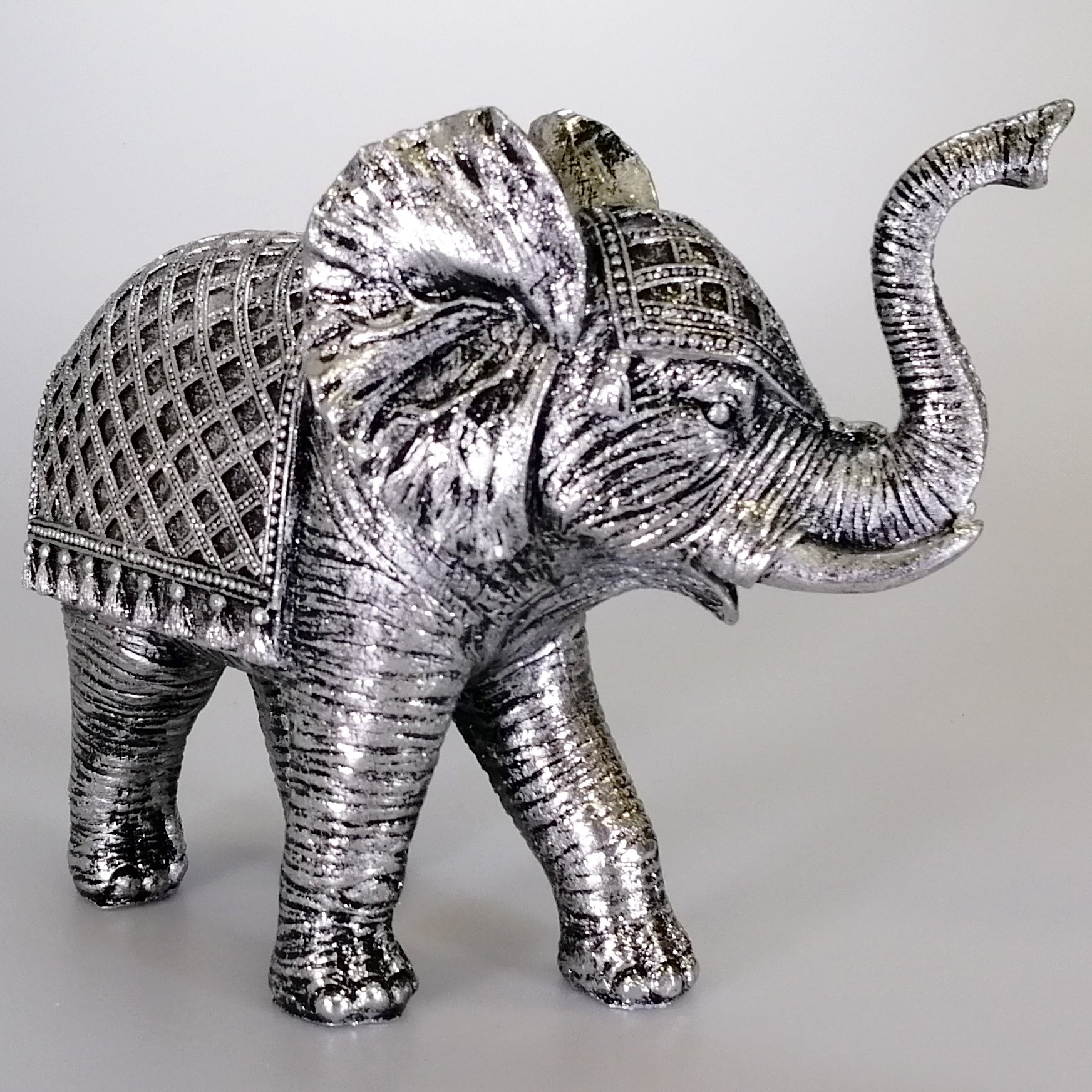 Painted Silver Resin Elephant Criss-Cross Blanket - 18cm