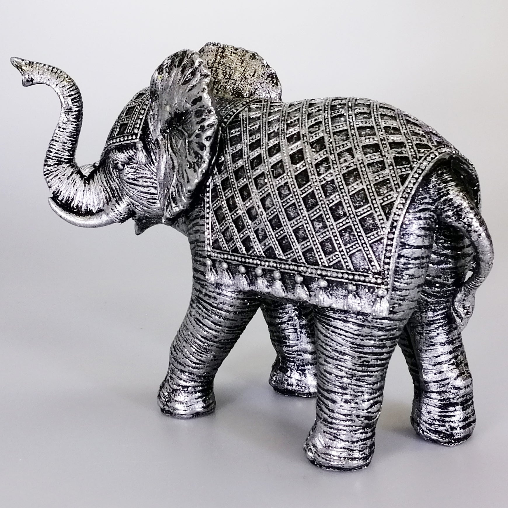 Painted Silver Resin Elephant Criss-Cross Blanket - 18cm