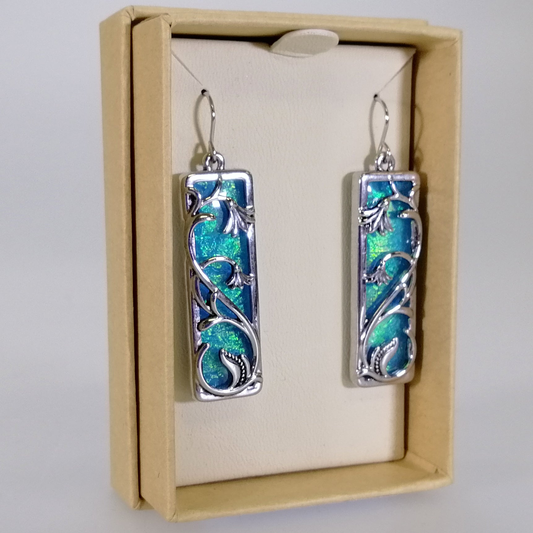 Kiwicraft - Blue Resin Flower Earrings