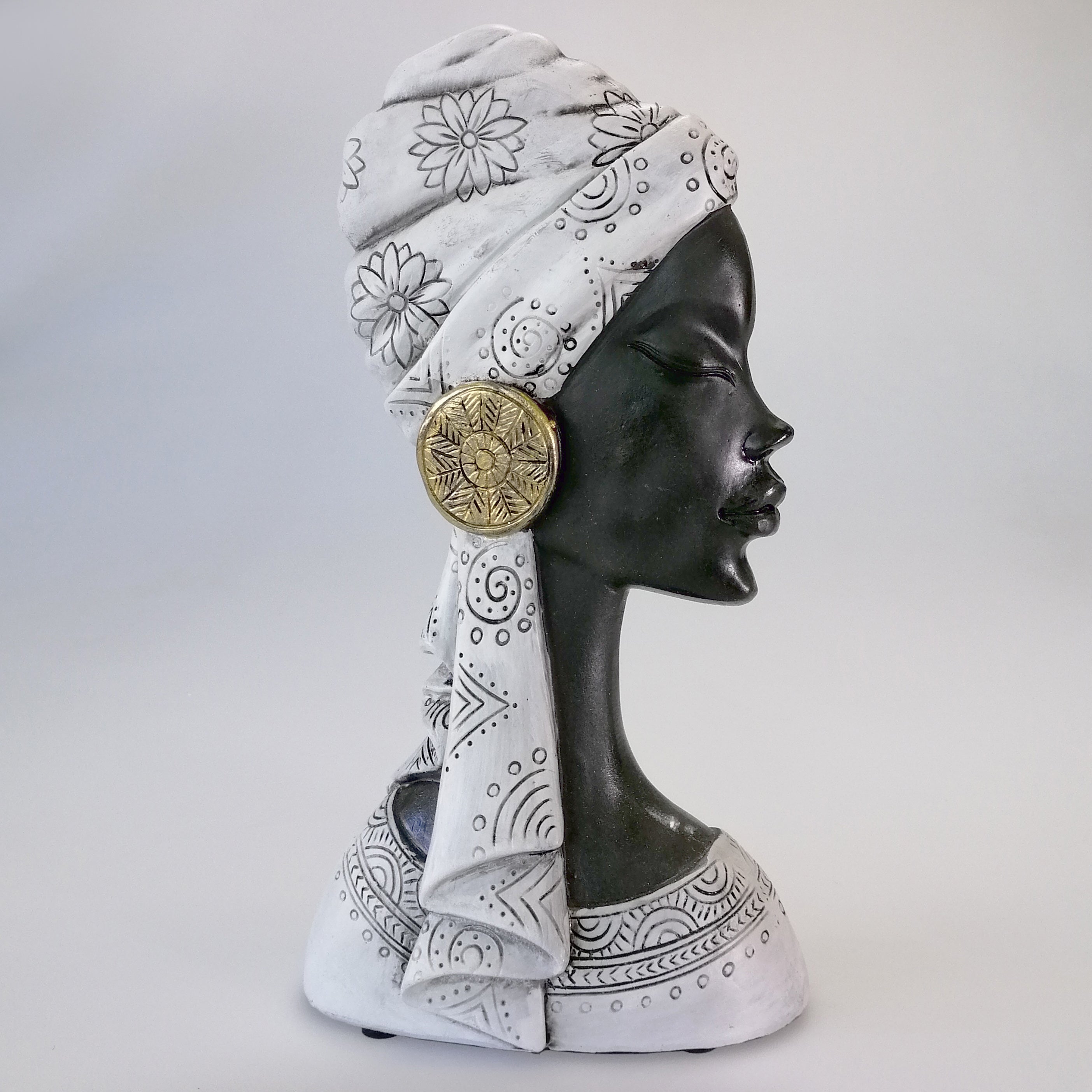 African Stylistic Bust