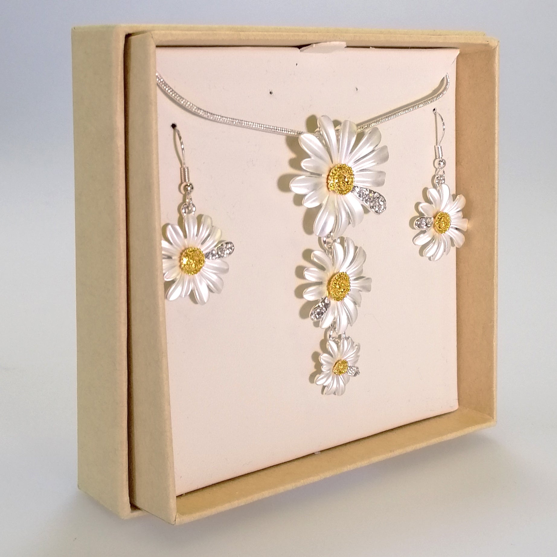 Kiwicraft - Daisy Chain Necklace & Earrings Set