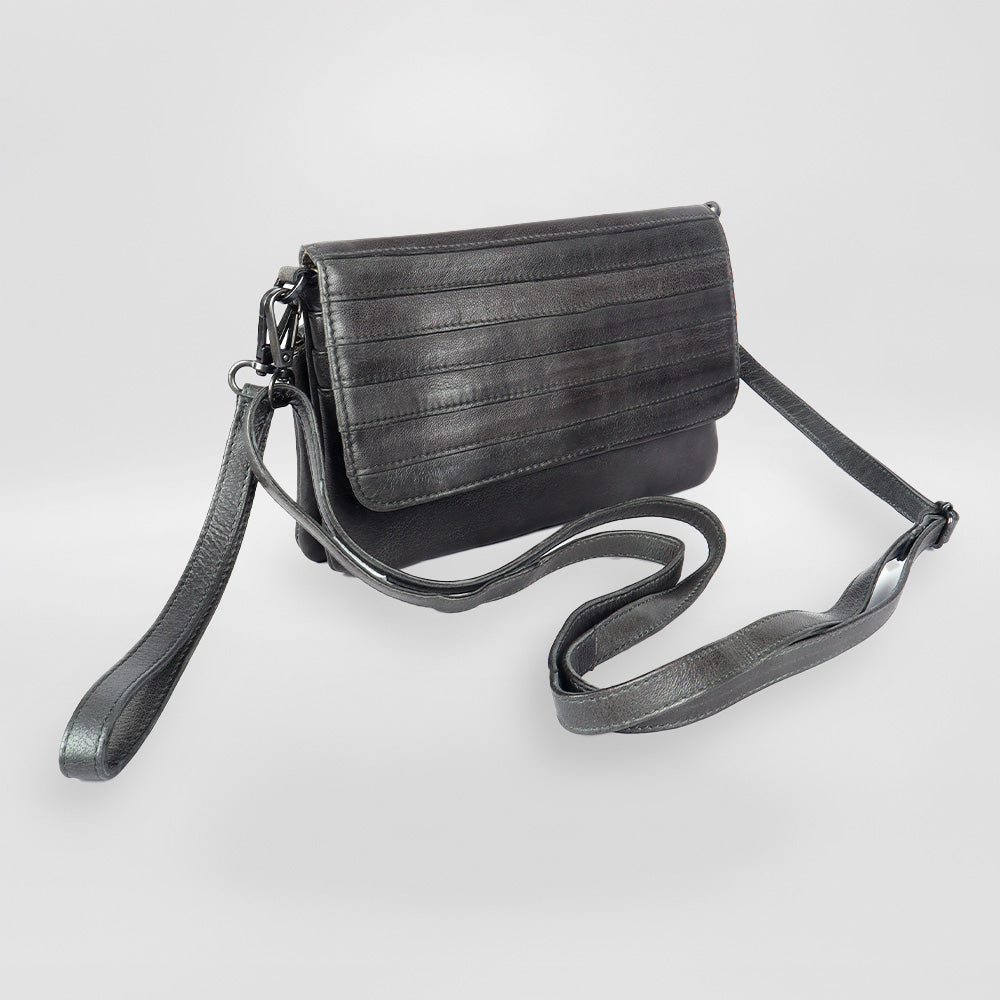 In Leatherz - Leather 'Ridged Flap' Purse