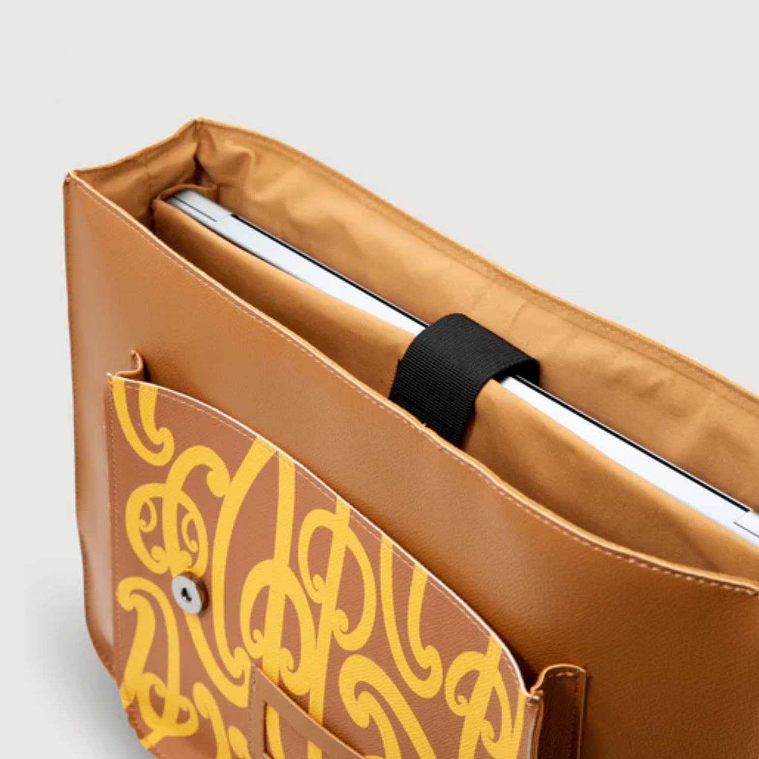 Tan Satchel Bag - Hine-ahu-one