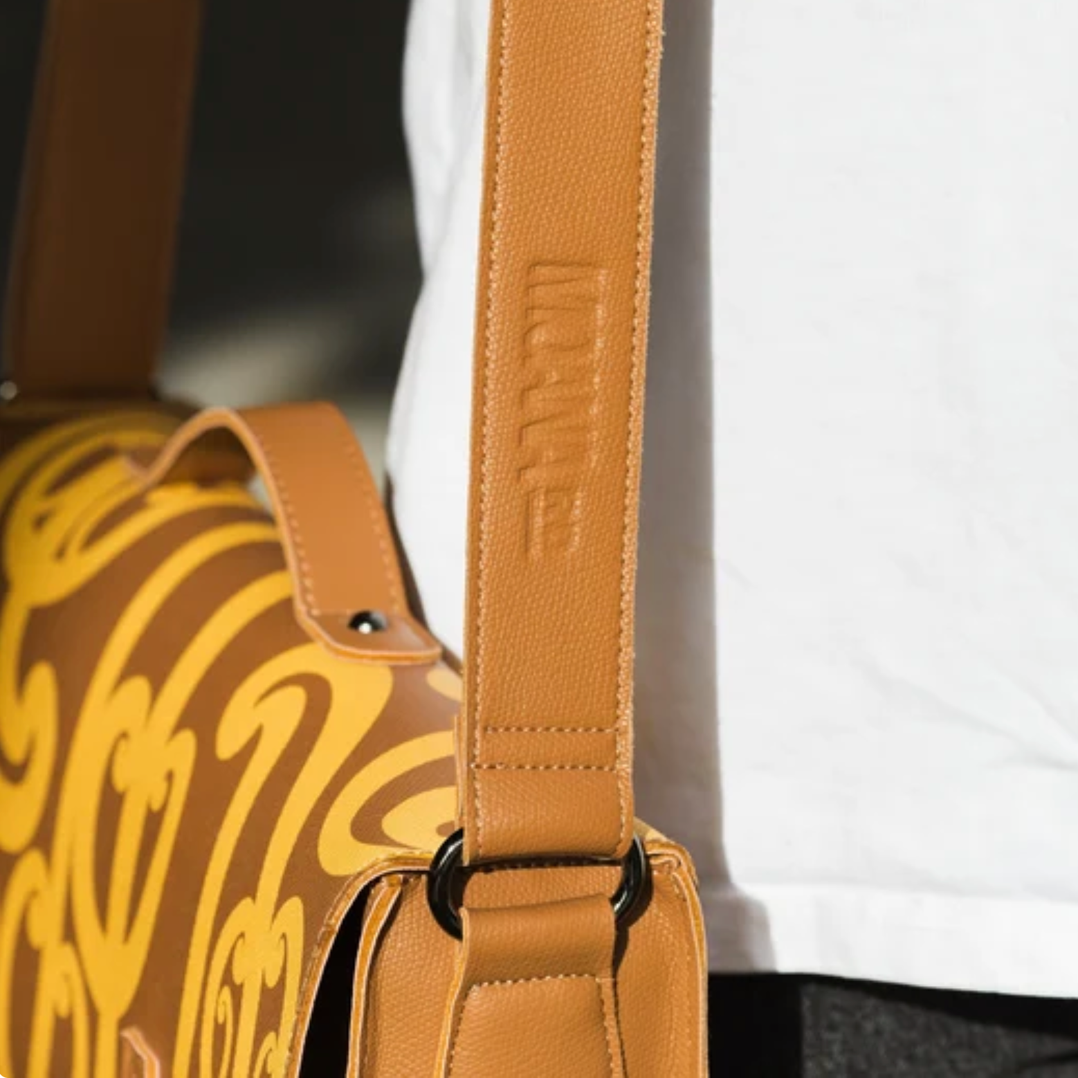 Tan Satchel Bag - Hine-ahu-one