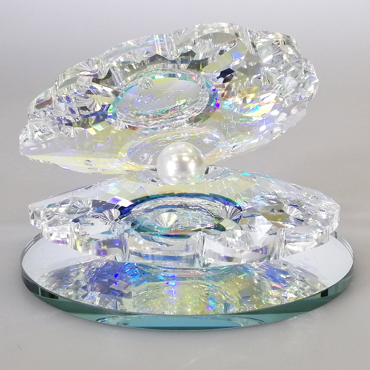 Clear Cut Glass Oyster with Pearl - Medium