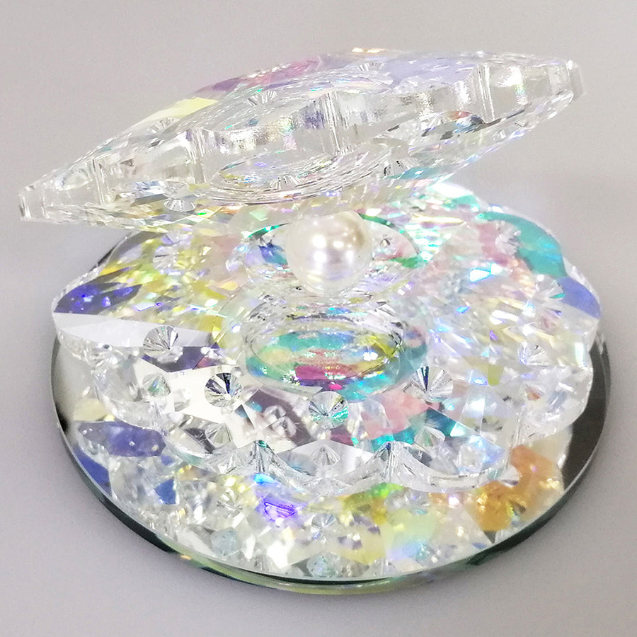 Clear Cut Glass Oyster with Pearl - Medium