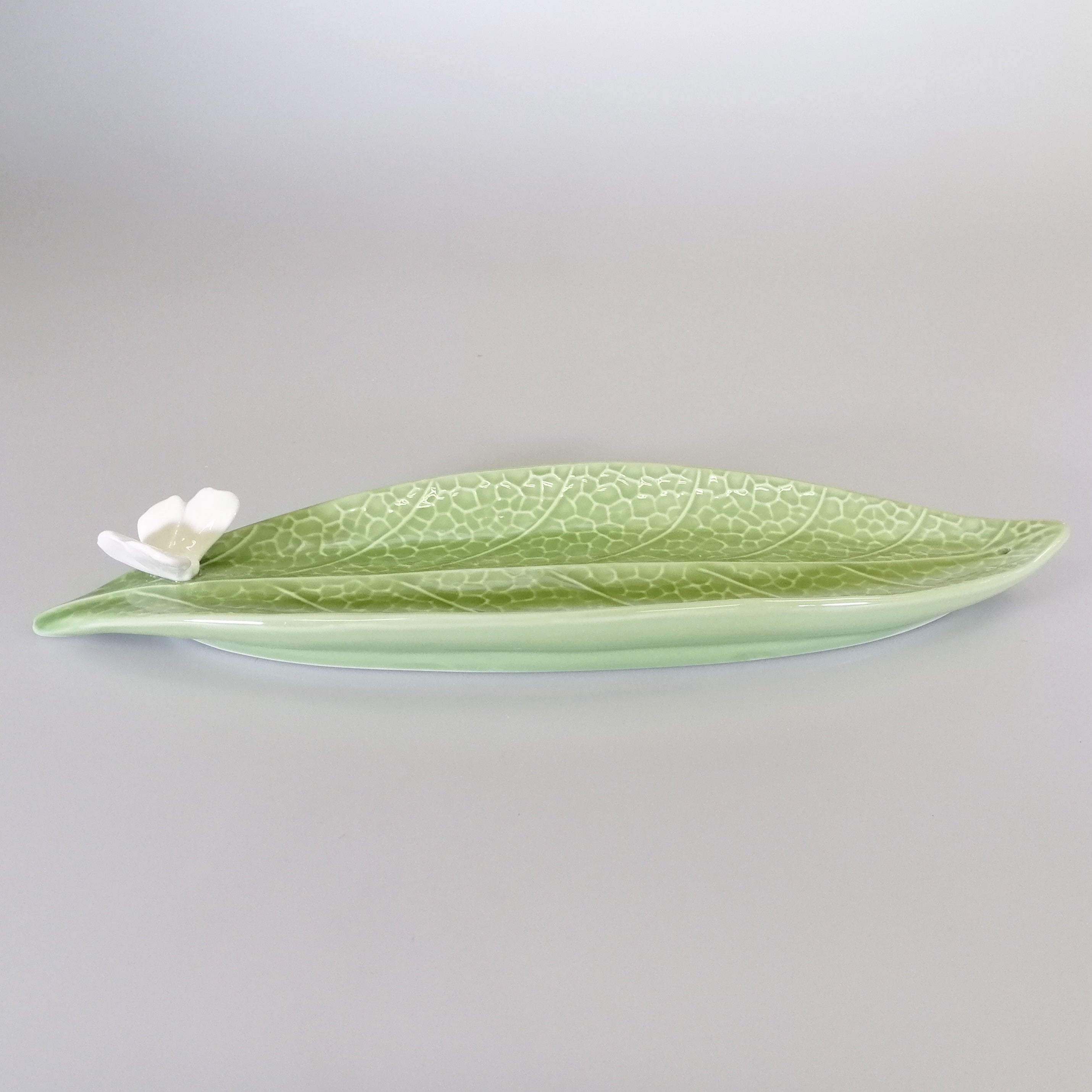 Green Leaf Incense Stick Plate with Butterfly